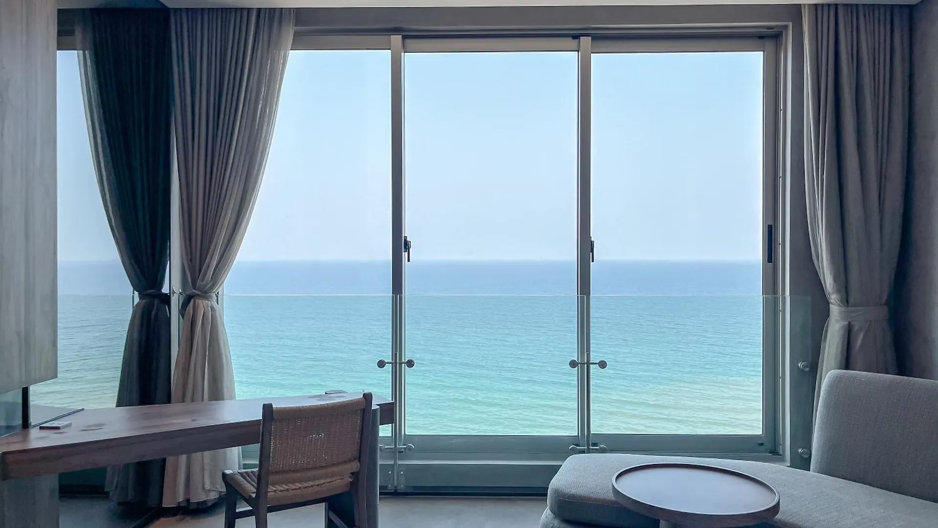 M Hotel Danang 5*, Дананг