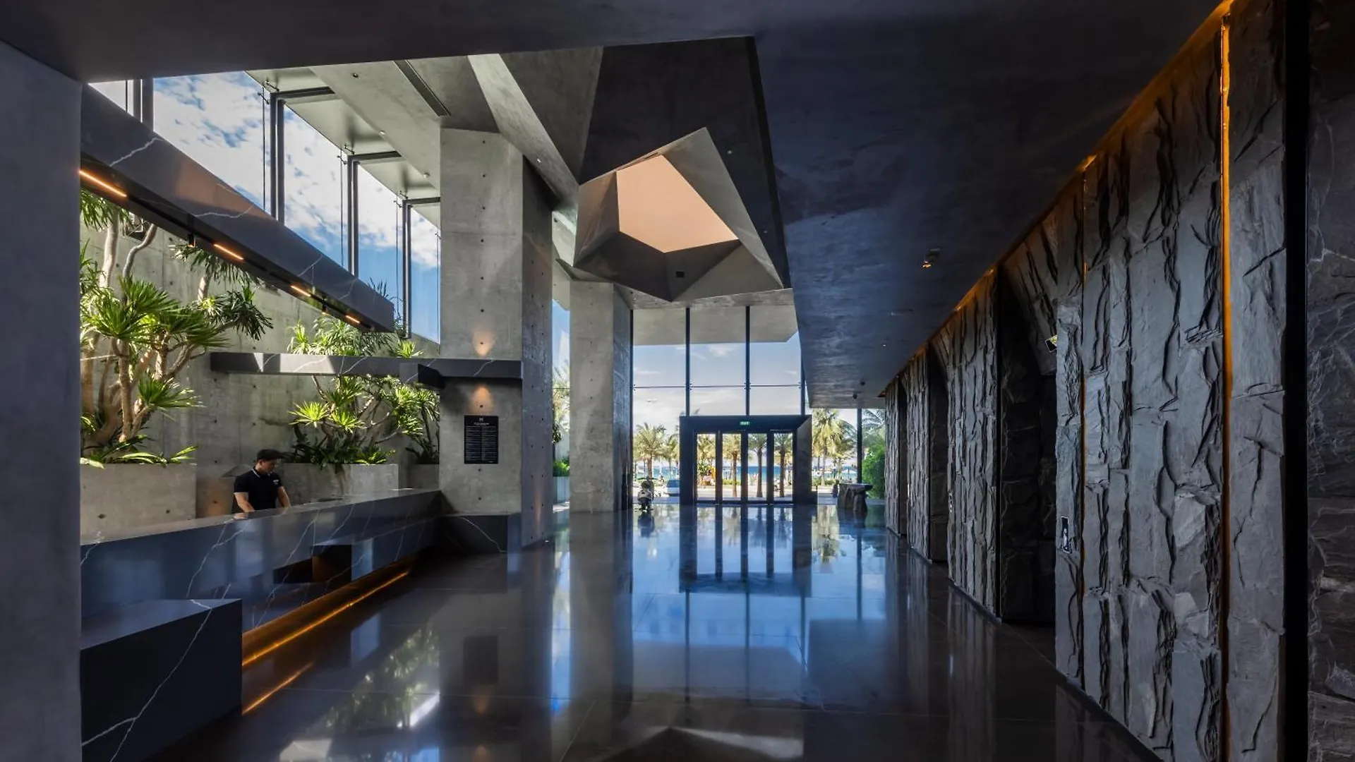 M Hotel Danang Вьетнам